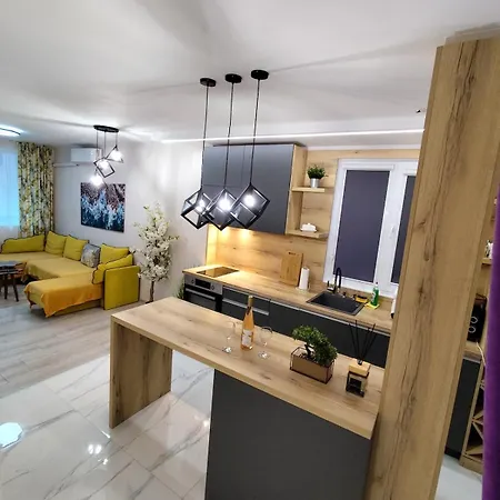 Three-room In The Center Of Βάρνα