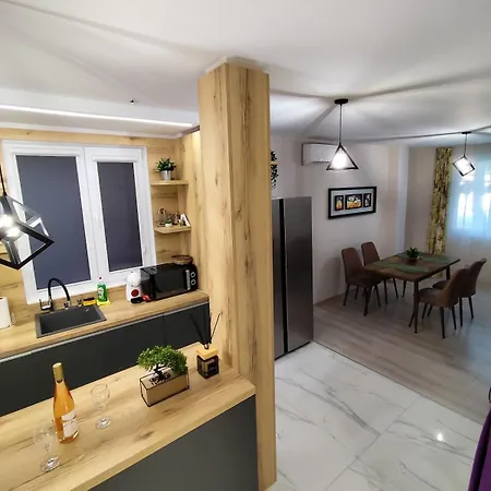 Three-room In The Center Of Διαμέρισμα