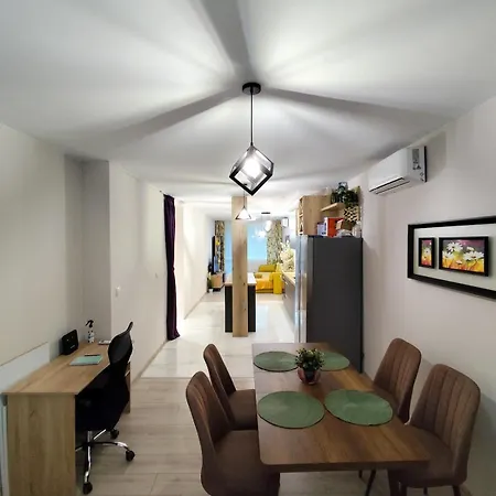 Three-room In The Center Of Διαμέρισμα *
