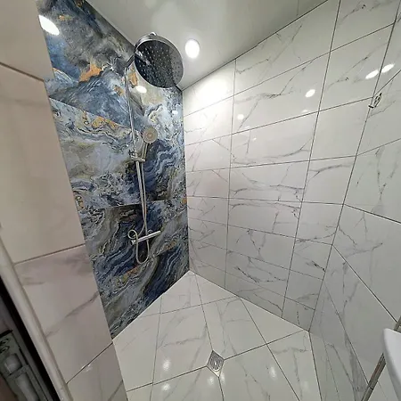 Διαμέρισμα Three-room In The Center Of *